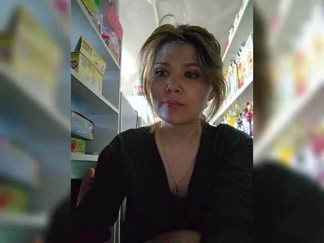 Live sex webcam photo for MyLittlegi #275477400