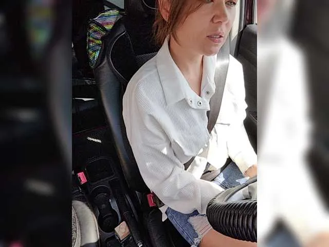 Live sex webcam photo for MyLittlegi #276121116