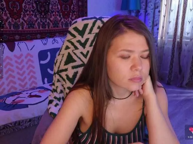 Live sex webcam photo for MyLittlegi #277689063