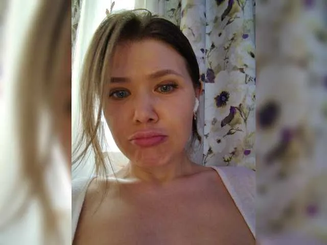 Live sex webcam photo for MyLittlegi #277777262