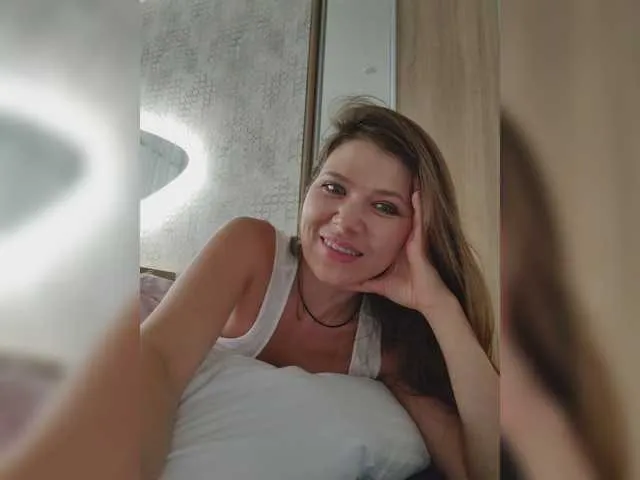 Live sex webcam photo for MyLittlegi #279716756