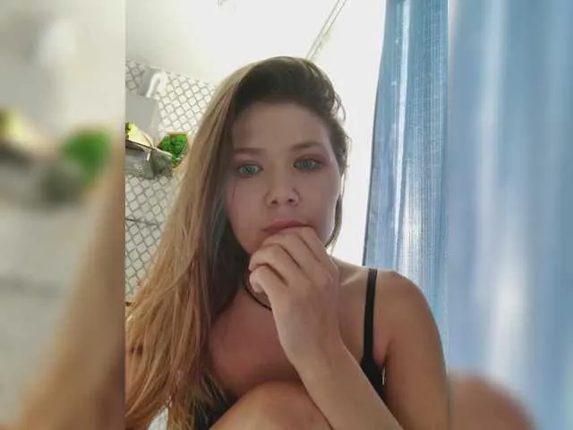 Live sex webcam photo for MyLittlegi #281220518