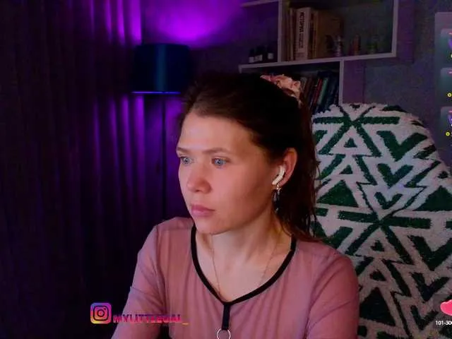 Live sex webcam photo for MyLittlegi #290629165