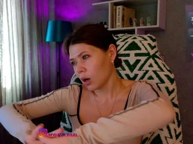 Live sex webcam photo for MyLittlegi #290798270