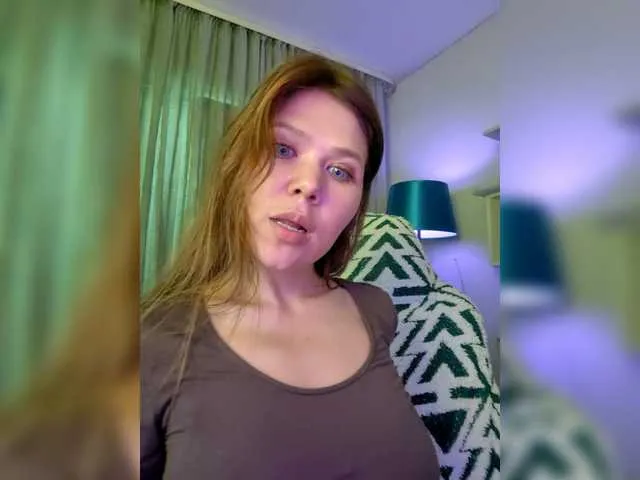 Live sex webcam photo for MyLittlegi #291824686