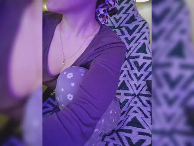 Live sex webcam photo for MyLittlegi #292149908