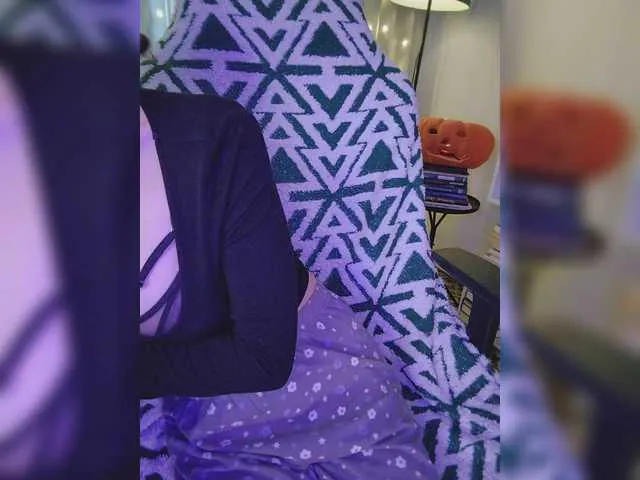 Live sex webcam photo for MyLittlegi #292205871