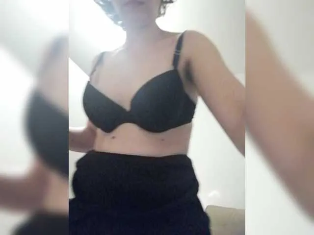 Live sex webcam photo for MyMariannaa #272297341