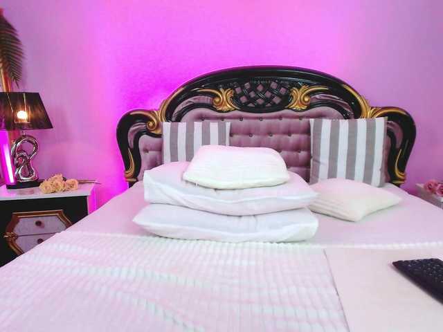 Live sex webcam photo for MyaJenson #290612500