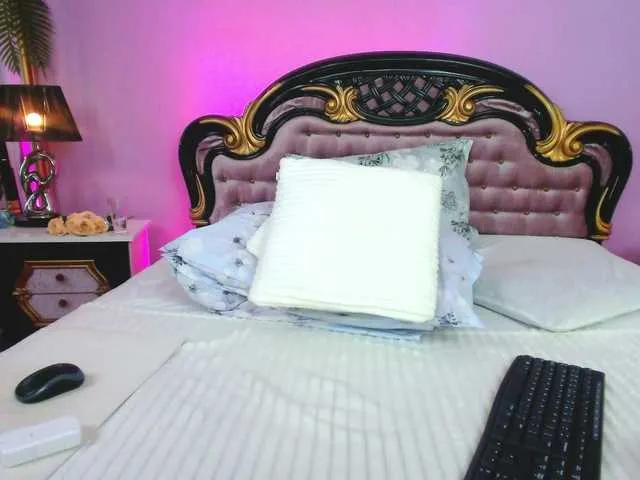 Live sex webcam photo for MyaJenson #291278614