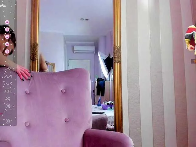 Live sex webcam photo for MyaJensonn #277332754