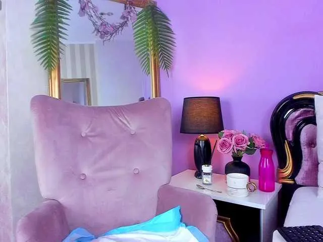Live sex webcam photo for MyaJensonn #277775133