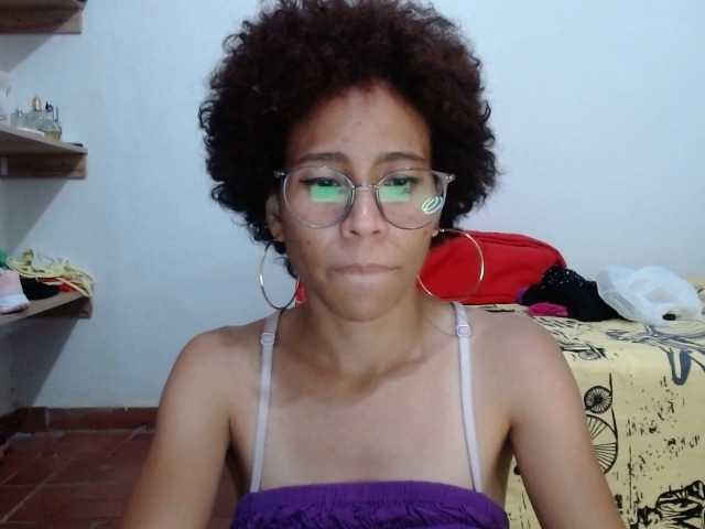 Live sex webcam photo for MyaMorris #276357390