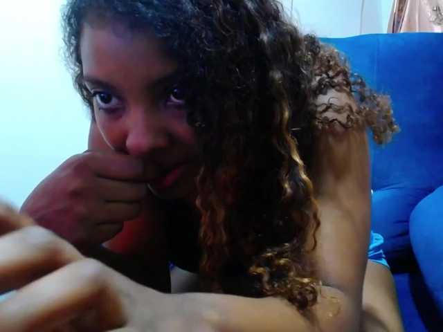 Live sex webcam photo for Mylaalee #273001495