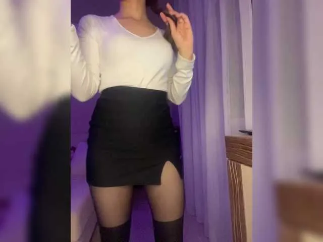 Live sex webcam photo for Myr-kiss #291915580