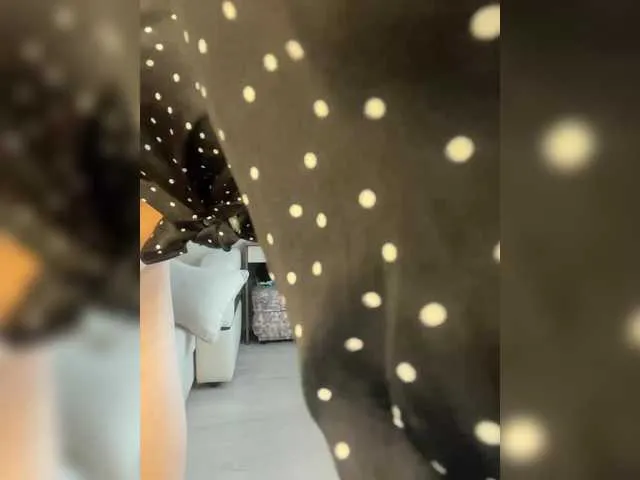 Live sex webcam photo for Myr-kiss #292059934