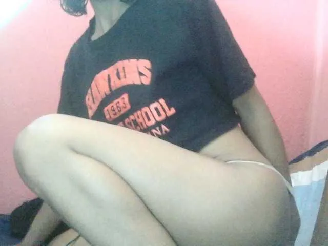 Live sex webcam photo for Myrinaahh #291999391