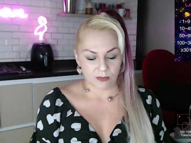 Live sex webcam photo for Myrnasexxx #288019893