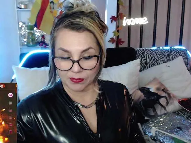 Live sex webcam photo for Myrnasexxx #290442633