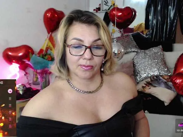 Live sex webcam photo for Myrnasexxx #290503577