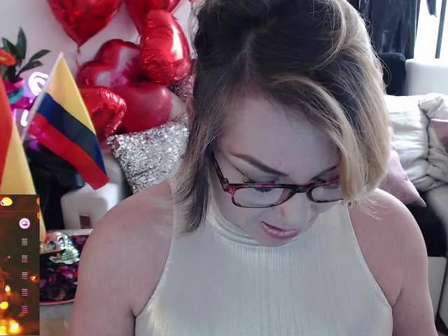 Live sex webcam photo for Myrnasexxx #290507744