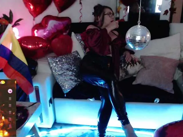 Live sex webcam photo for Myrnasexxx #290509443