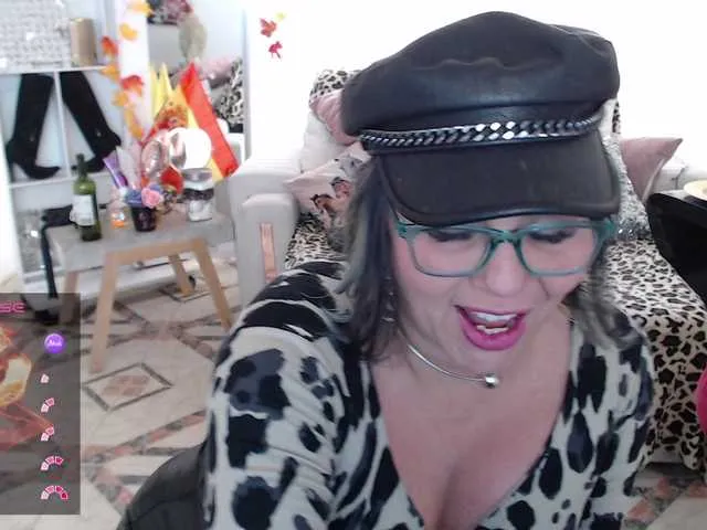 Live sex webcam photo for Myrnasexxx #291058920