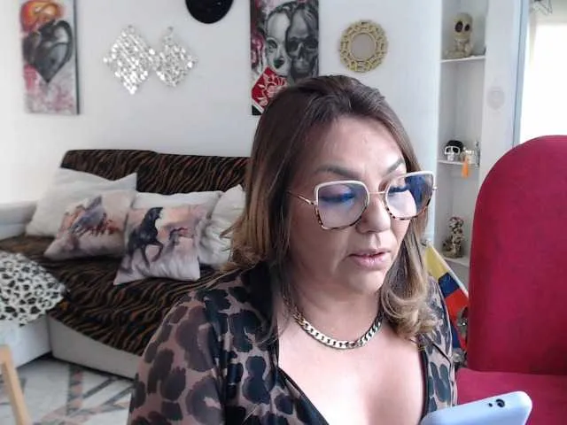 Live sex webcam photo for Myrnasexxx #291682151