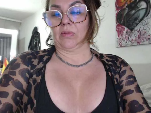 Live sex webcam photo for Myrnasexxx #291834683