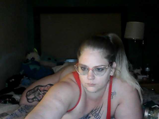 Live sex webcam photo for MysticLynn420 #288445836