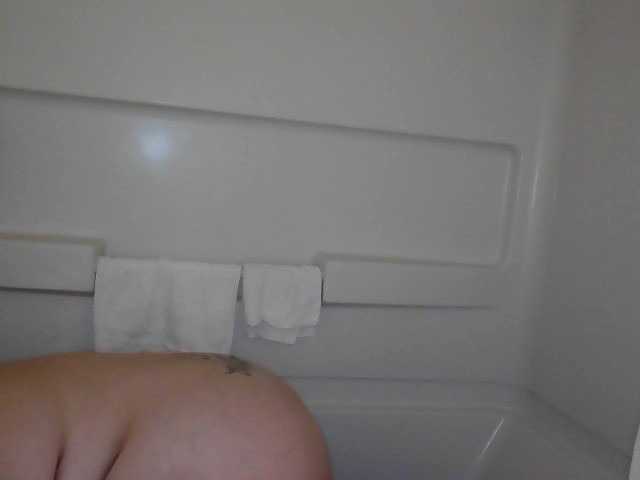 Live sex webcam photo for MysticLynn420 #290333912