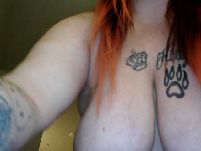 Live sex webcam photo for MysticLynn420 #290374876