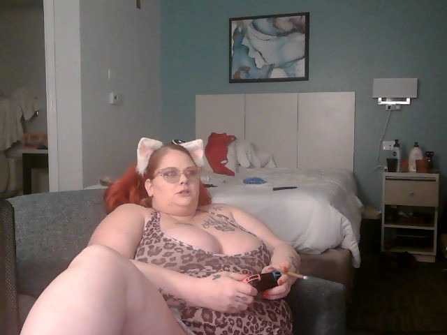 Live sex webcam photo for MysticLynn420 #291165599
