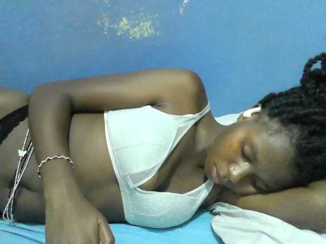 Live sex webcam photo for Mystiq-Ella #293418832