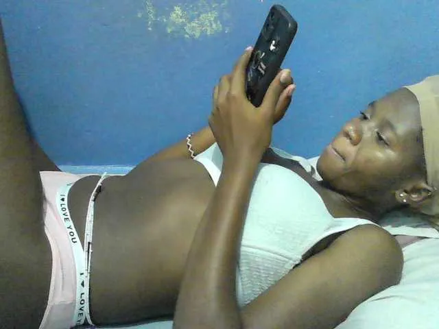 Live sex webcam photo for Mystiq-Ella #293471739