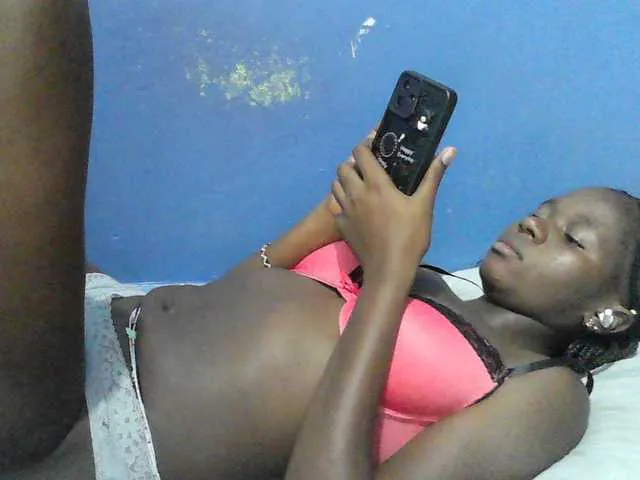 Live sex webcam photo for Mystiq-Ella #293563946