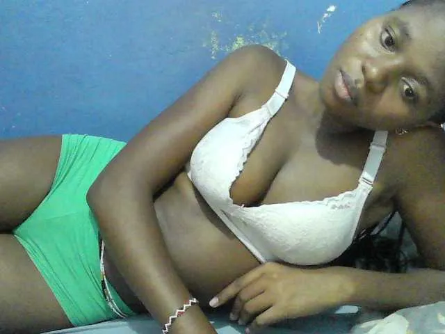 Live sex webcam photo for Mystiq-Ella #293591215