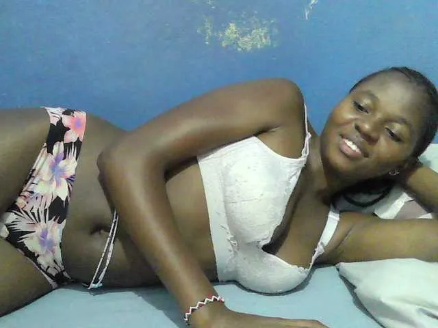 Live sex webcam photo for Mystiq-Ella #293624028
