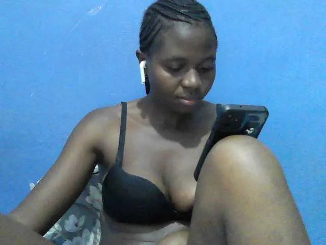 Live sex webcam photo for Mystiq-Ella #293633357