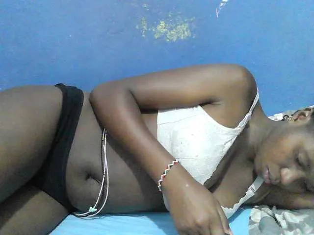 Live sex webcam photo for Mystiq-Ella #293667755