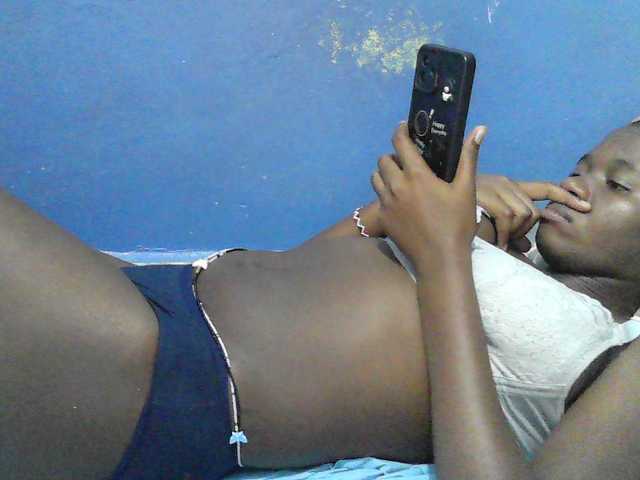Live sex webcam photo for Mystiq-Ella #293779977
