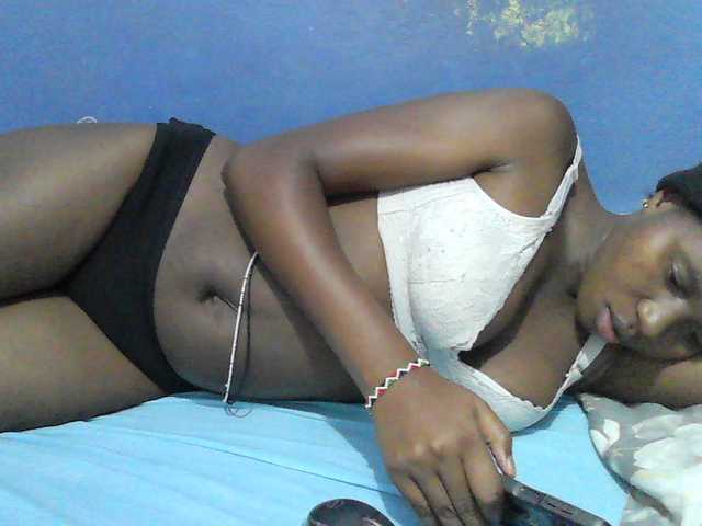 Live sex webcam photo for Mystiq-Ella #293847027
