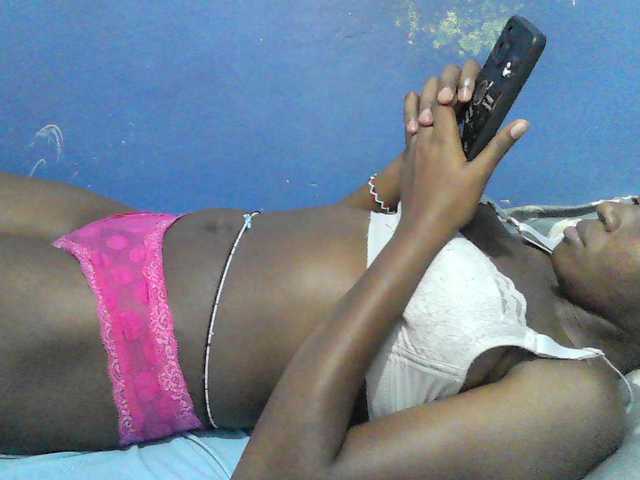 Live sex webcam photo for Mystiq-Ella #293896556