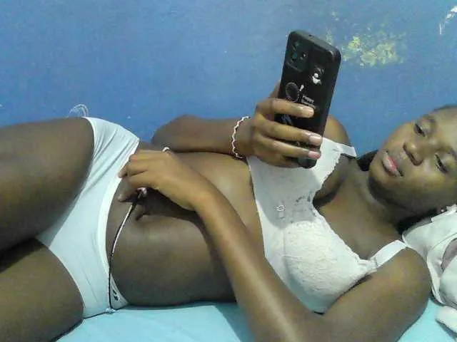 Live sex webcam photo for Mystiq-Ella #293918448