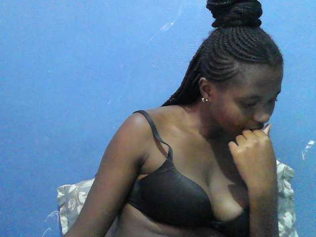 Live sex webcam photo for Mystiq-Ella #293919742