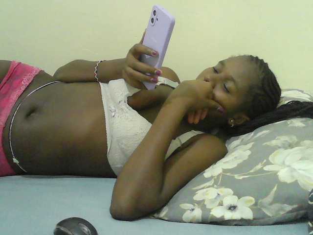 Live sex webcam photo for Mystiq-Ella #293993320
