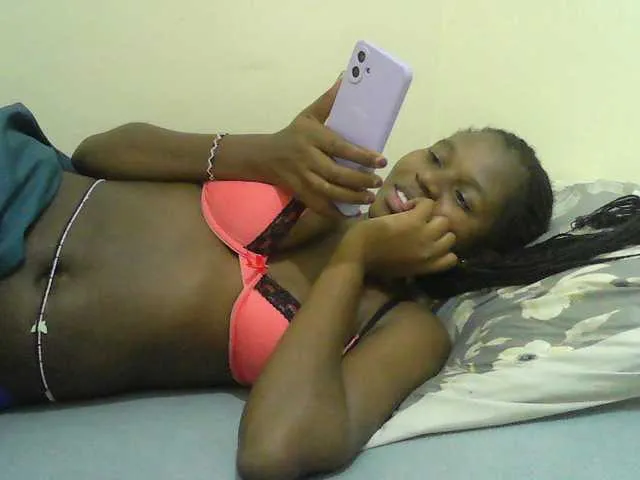 Live sex webcam photo for Mystiq-Ella #294068975