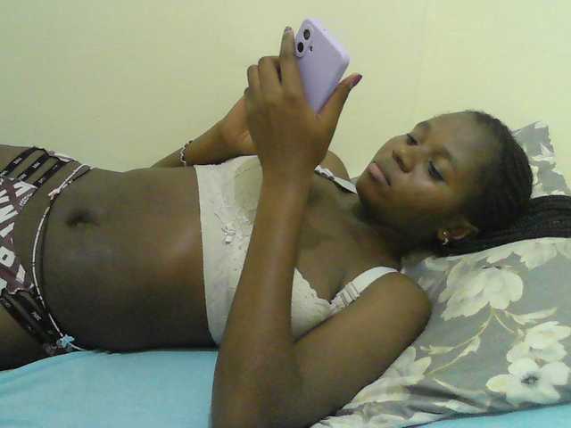 Live sex webcam photo for Mystiq-Ella #294079500