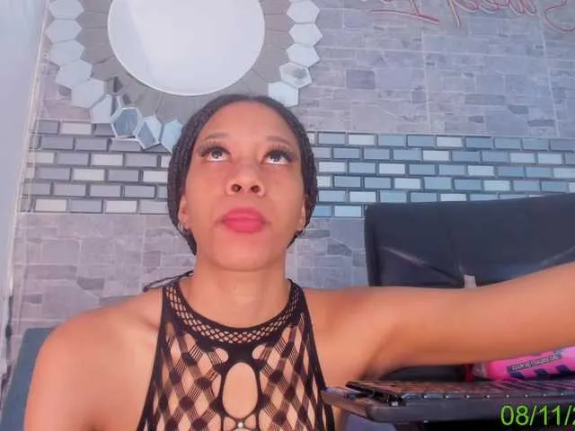 Live sex webcam photo for MystiqueTs #292236772