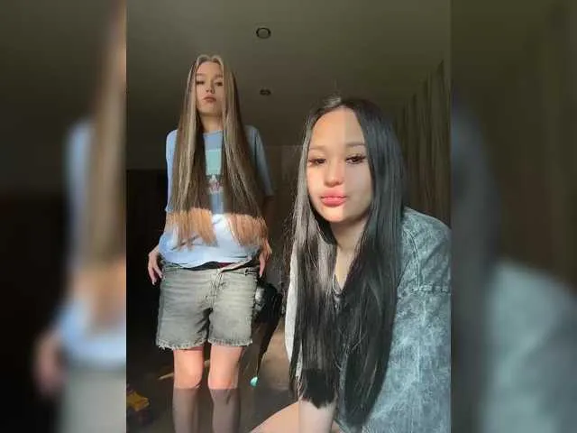 Live sex webcam photo for MyyyFacts #291232123